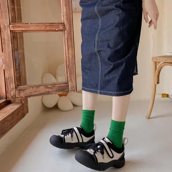 Новые хлопчатобумажные носки Зеленого цвета, весенне-осенние Модные Корейские носки с длинным рукавом, однотонные Женские повседневные Белые носки в Вертикальную полоску