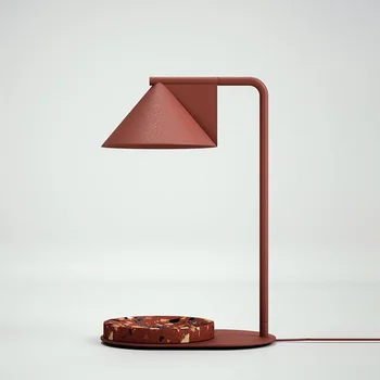Художественная настольная лампа Nordic Simple Color B & B, прикроватная лампа для гостиной, спальни, креативный постмодерн